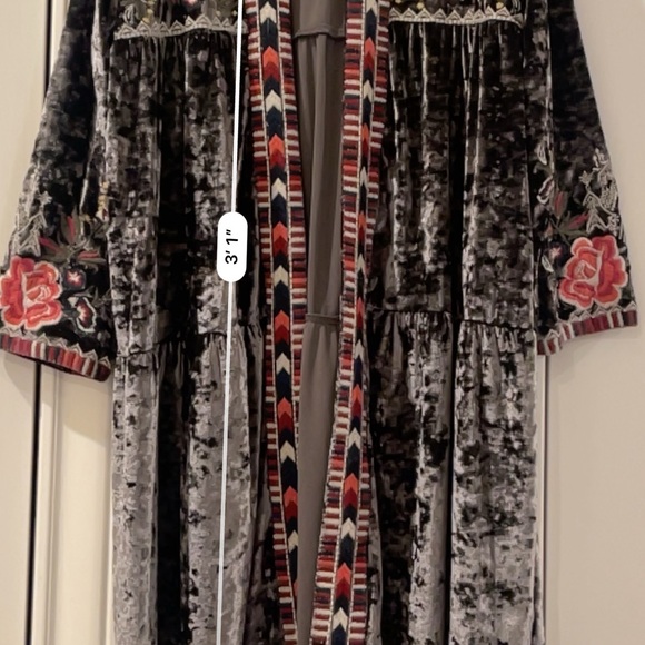 Driftwood Carly Velvet Embroidered Kimono Jacket Size Medium - Picture 14 of 16